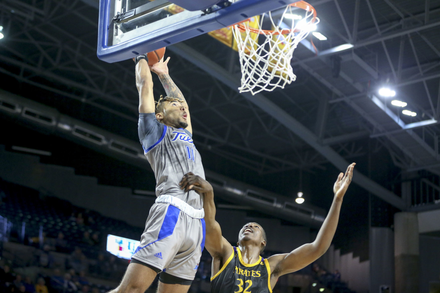 Tulsa Golden Hurricane vs East Carolina Pirates